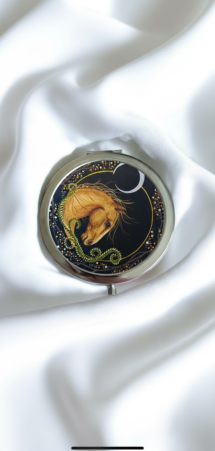 Majestic - Compact Mirror