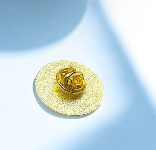 ‘Lovebirds’ gold pin
